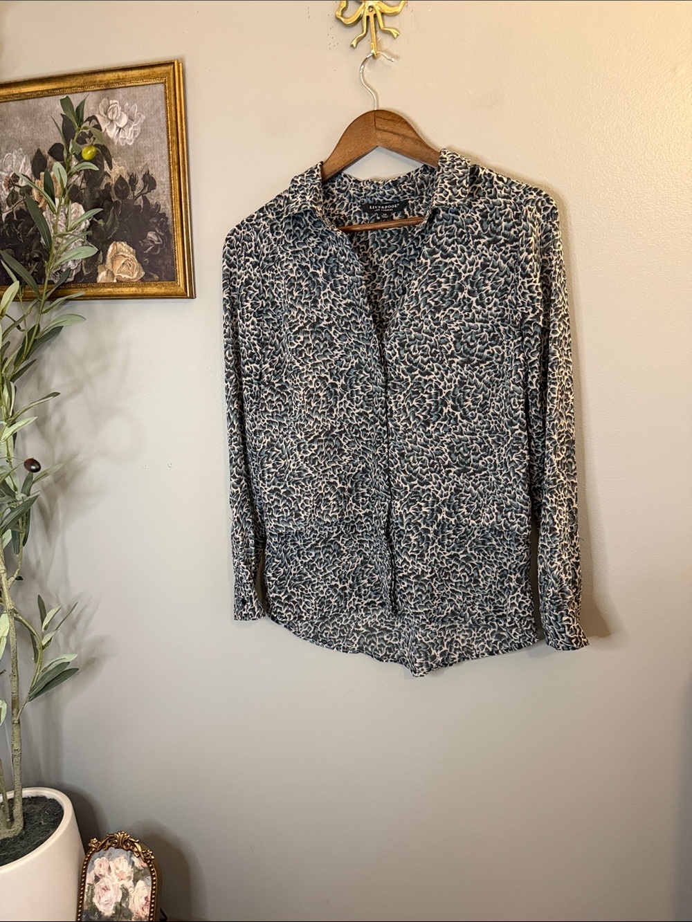 Liverpool Los Angeles XS Abstract Animal Print Button Front Blouse Teal Black - Picture 2 of 8